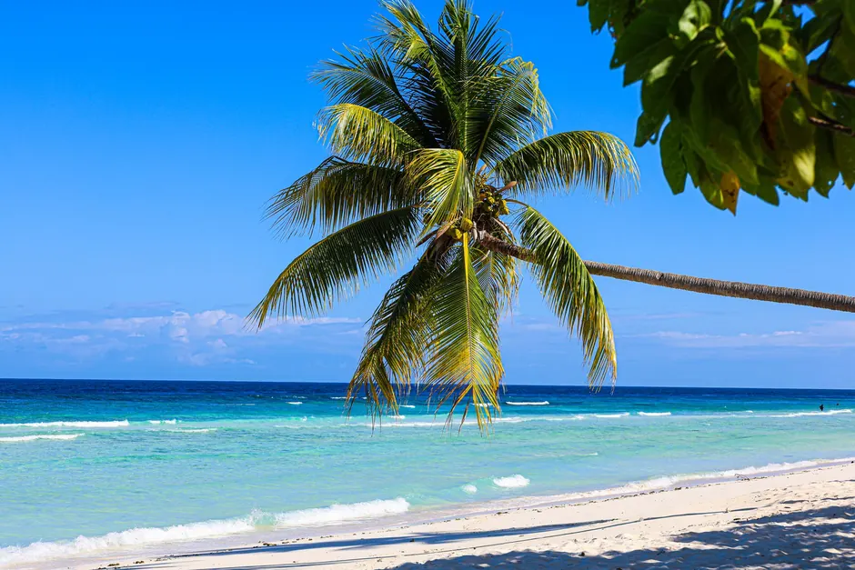 Praia tropical em Cabo Verde, destino para férias de praia em 2027